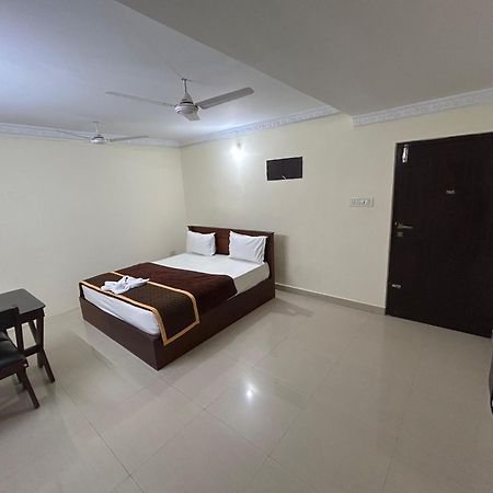 K V Suites Kochi Exteriér fotografie