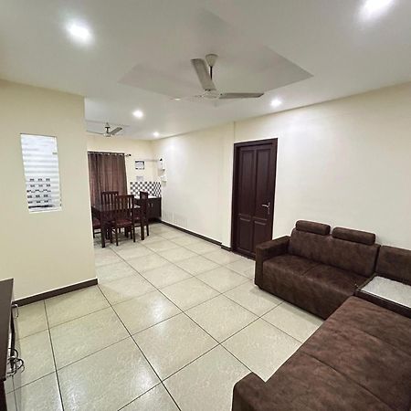 K V Suites Kochi Exteriér fotografie