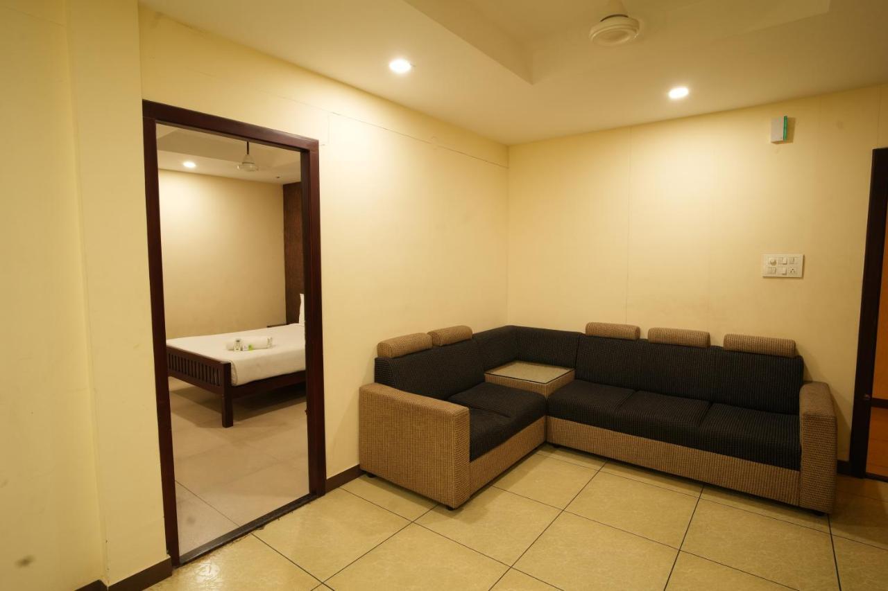 K V Suites Kochi Exteriér fotografie