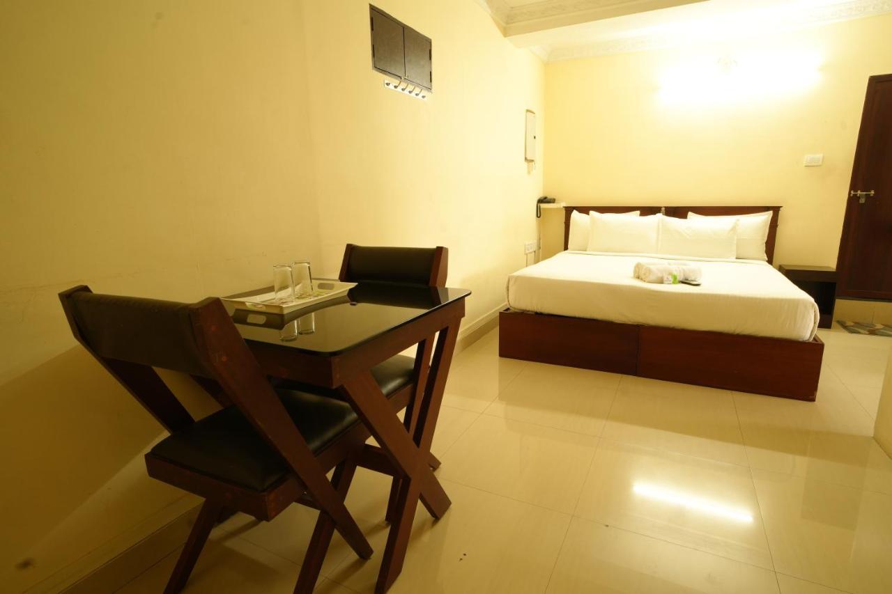 K V Suites Kochi Exteriér fotografie