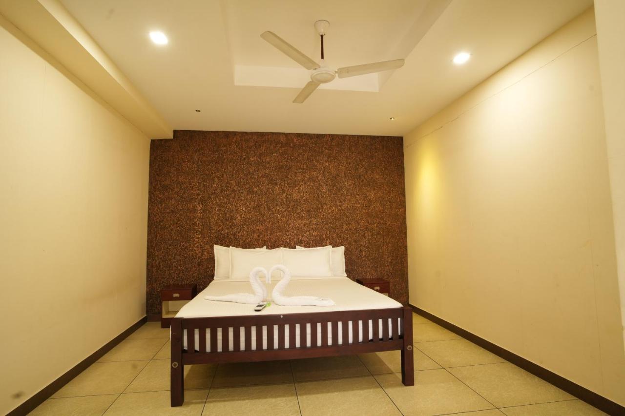 K V Suites Kochi Exteriér fotografie