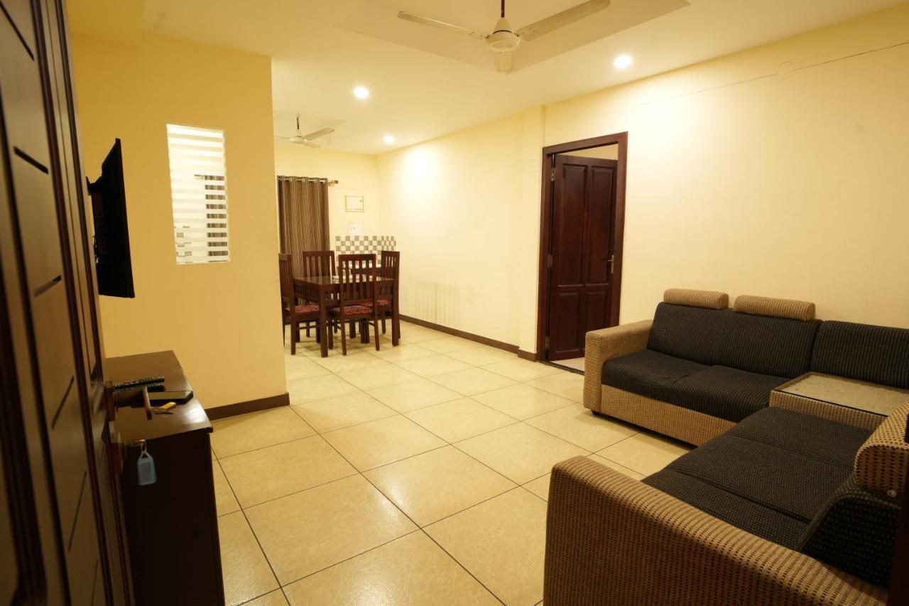 K V Suites Kochi Exteriér fotografie