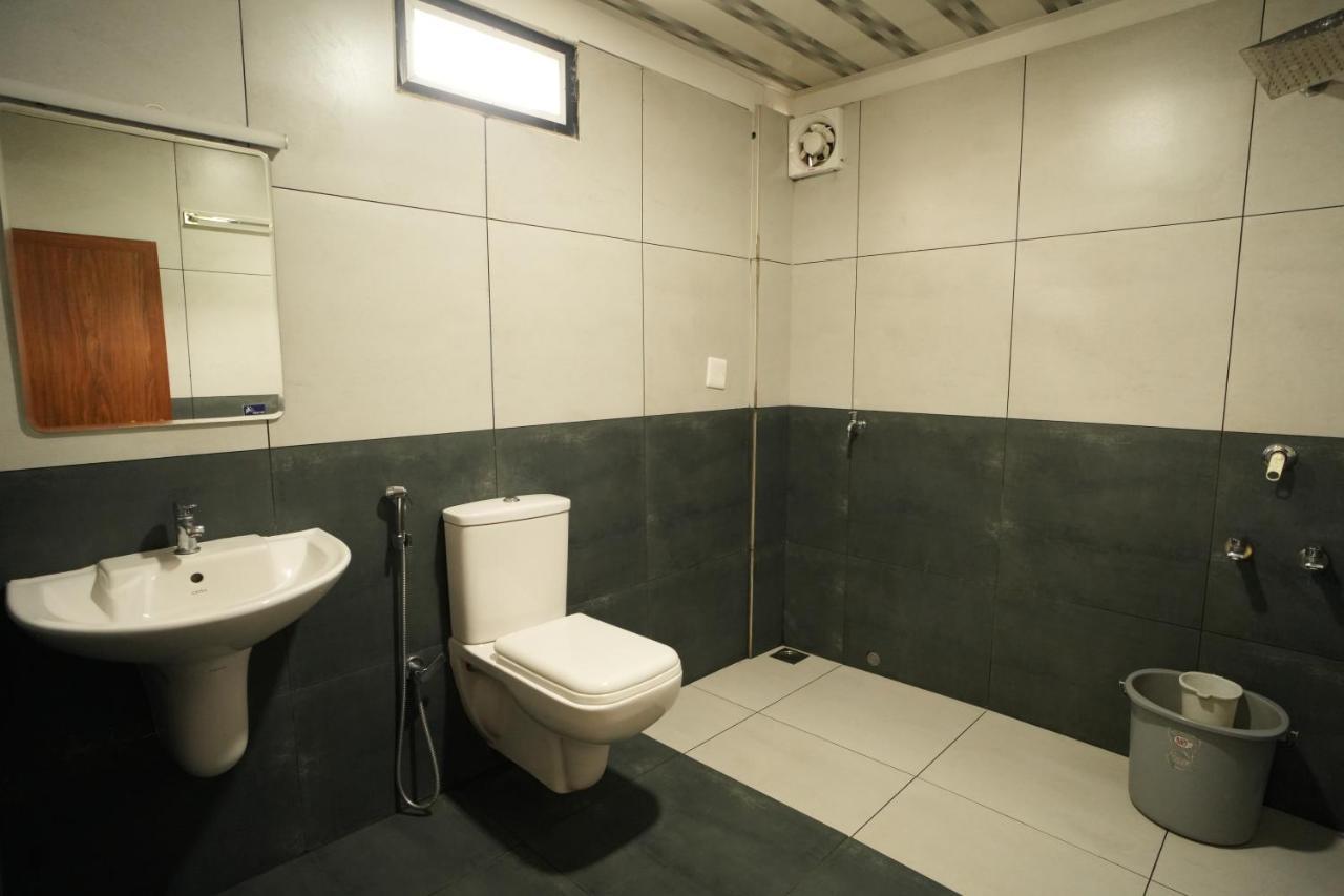 K V Suites Kochi Exteriér fotografie