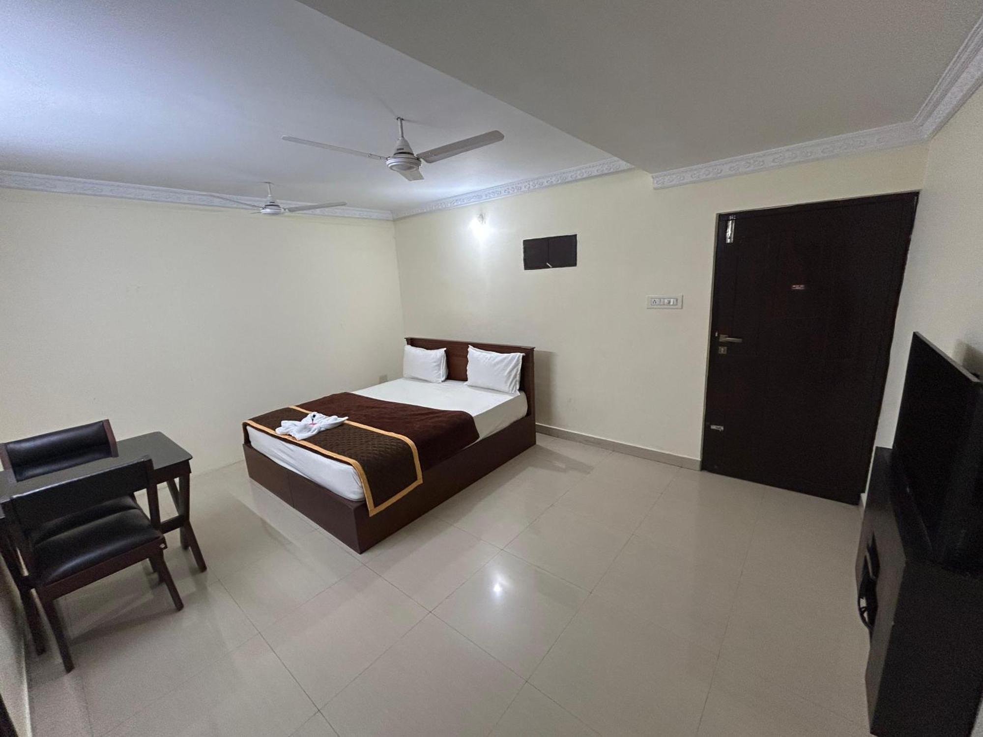 K V Suites Kochi Exteriér fotografie