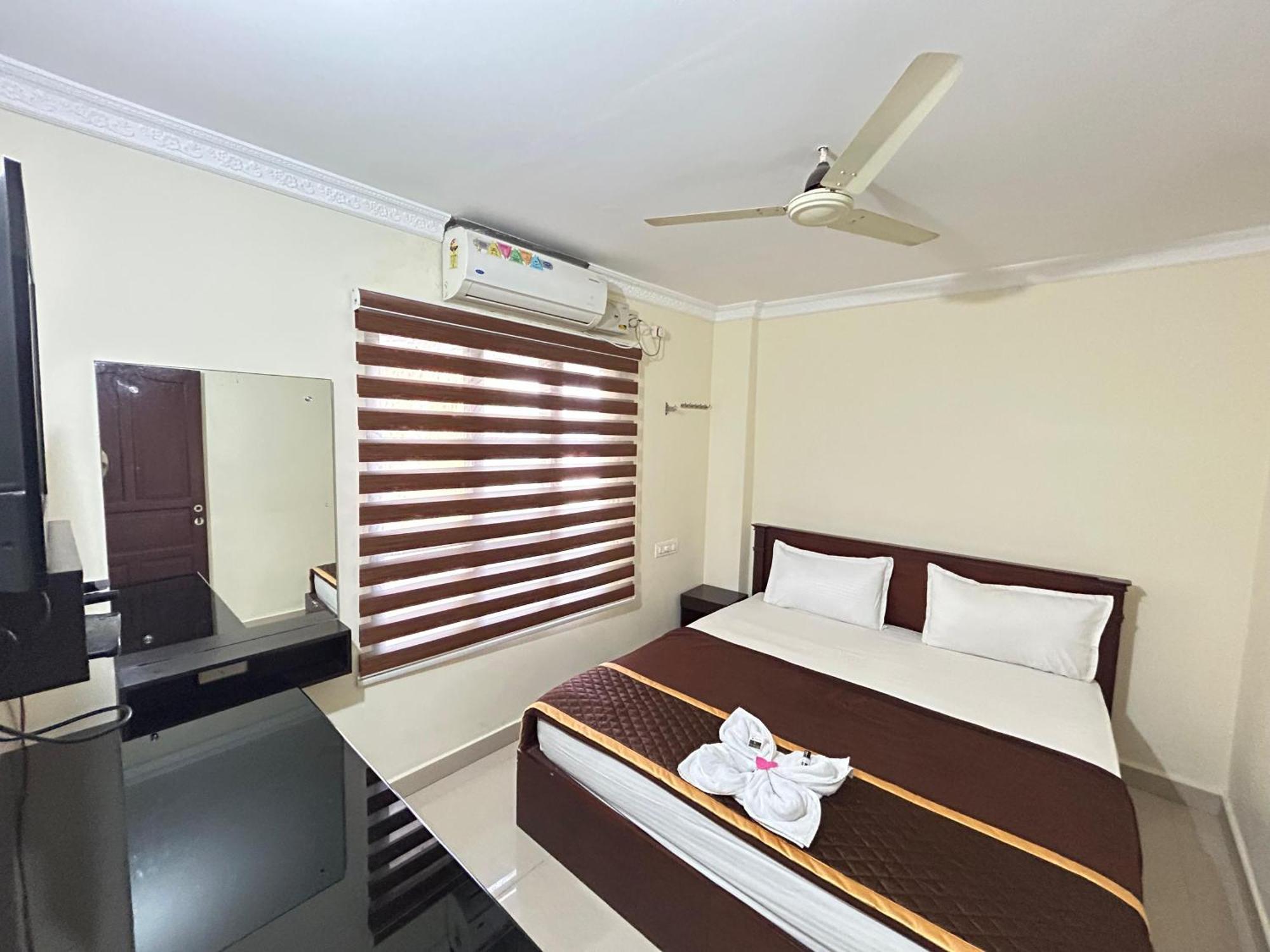 K V Suites Kochi Exteriér fotografie